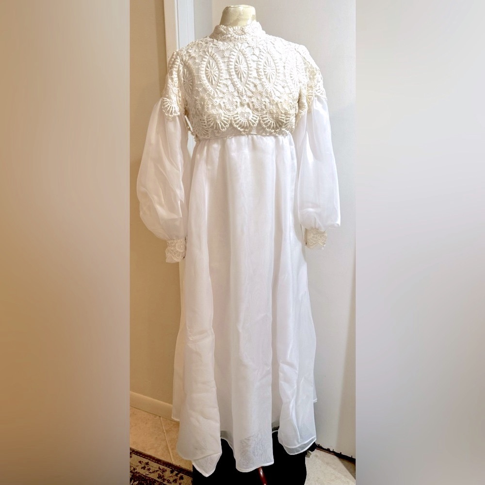 Silk Organza Lace Bow Removable Train Sheer Balloon Sleeve Vintage Wedding Dress
